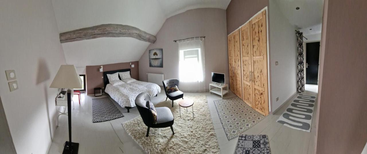Domaine Le Puits Du Moulin Bed & Breakfast Comberjon Luaran gambar