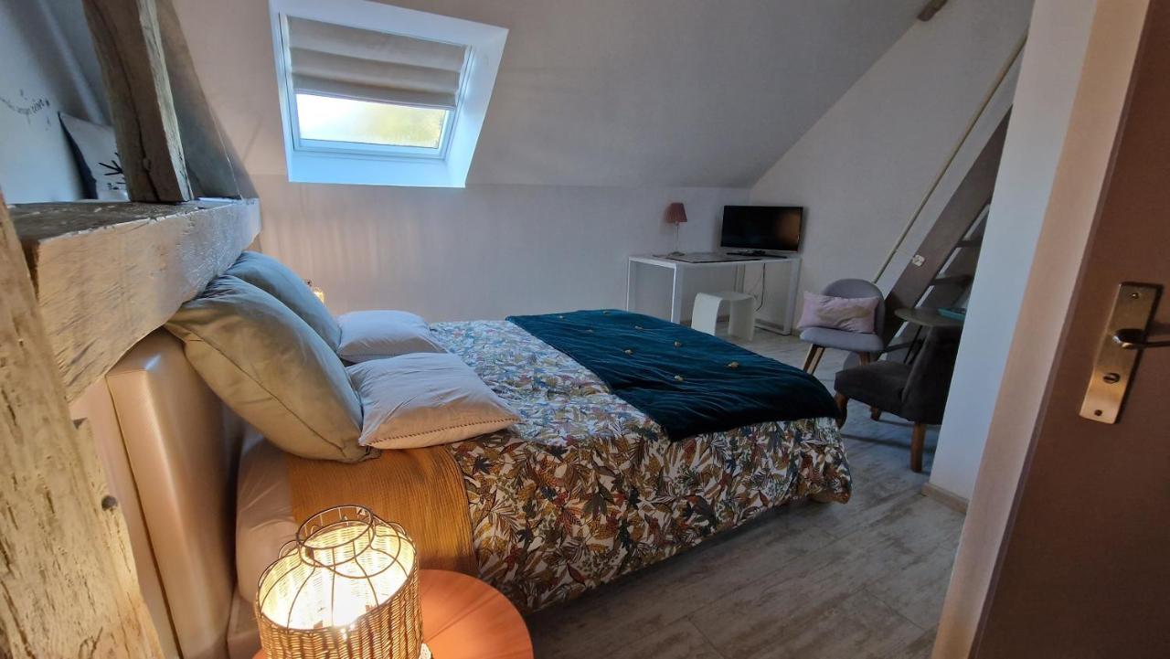 Domaine Le Puits Du Moulin Bed & Breakfast Comberjon Luaran gambar