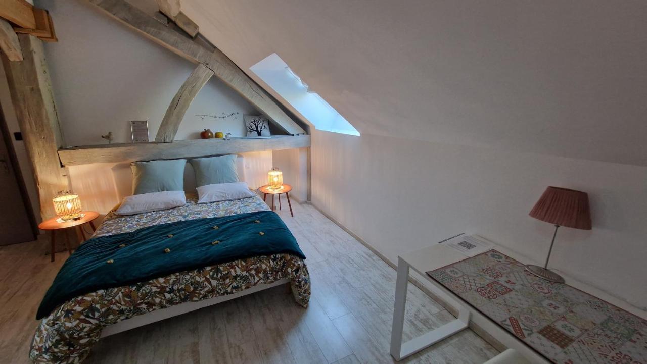 Domaine Le Puits Du Moulin Bed & Breakfast Comberjon Luaran gambar
