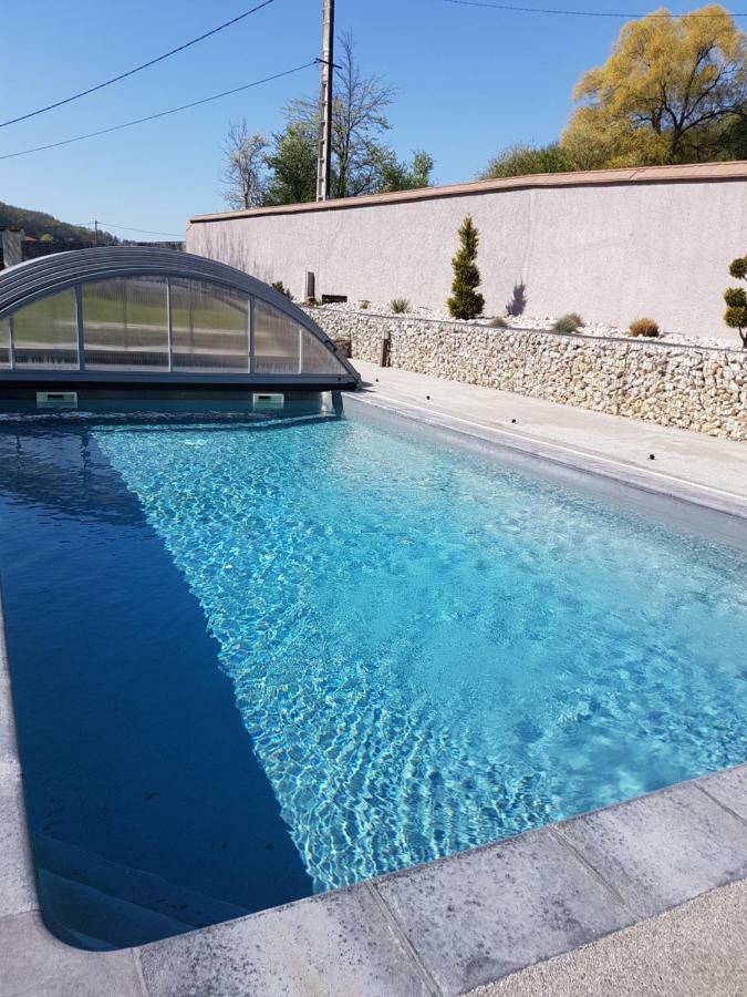 Domaine Le Puits Du Moulin Bed & Breakfast Comberjon Luaran gambar